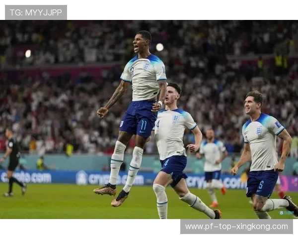 前助教揭秘！拉什福德该主罚巴萨任意球，他缺的是保护，拉什福德边锋