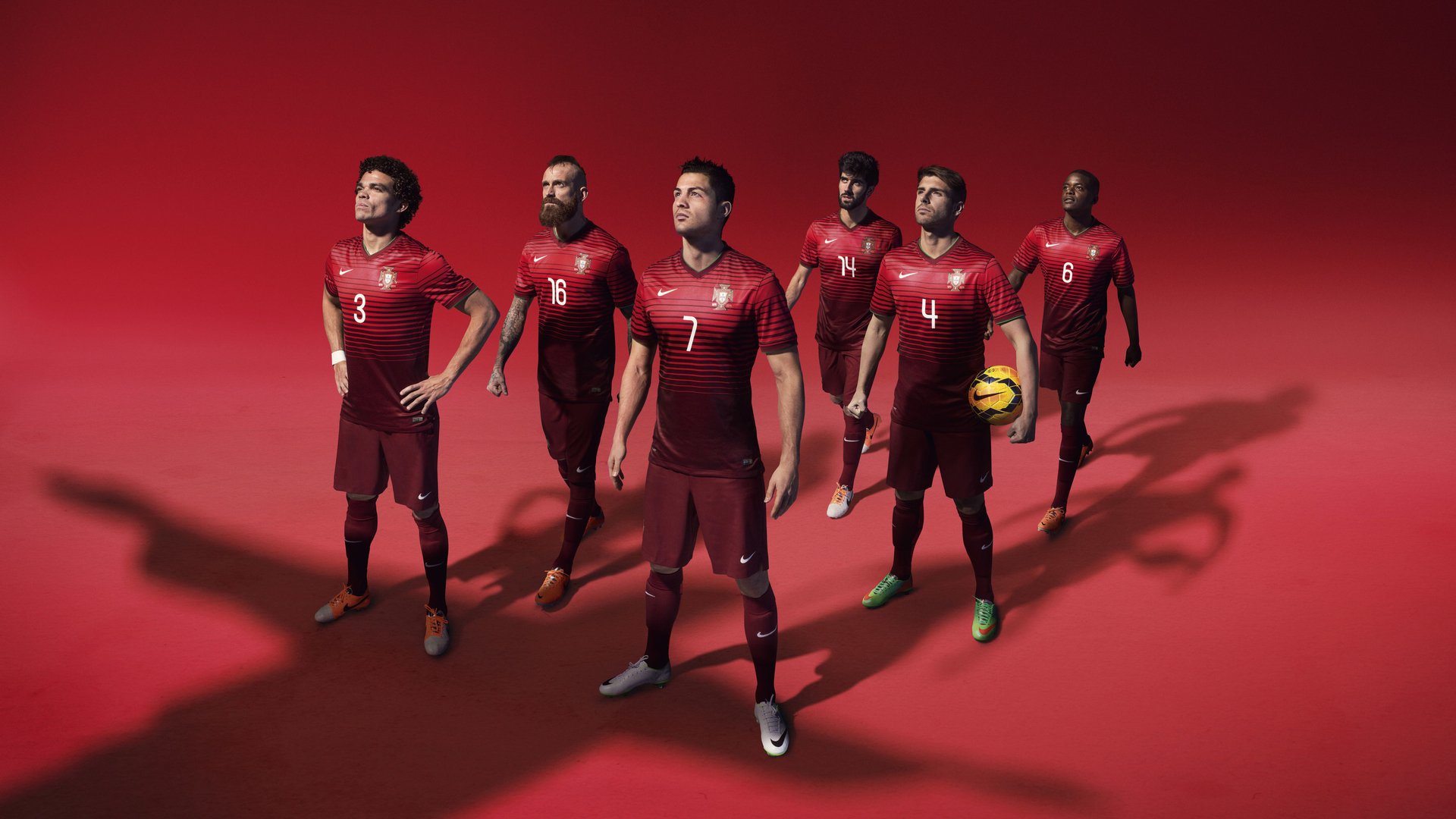 星空游戏平台-中国男足主帅关注中超年轻球员表现，中国男足年轻前锋